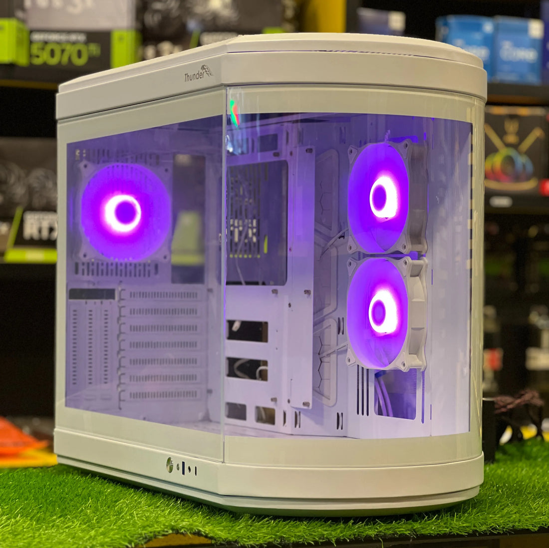 Thunder Rogue Fish Tank – White RGB Gaming Case