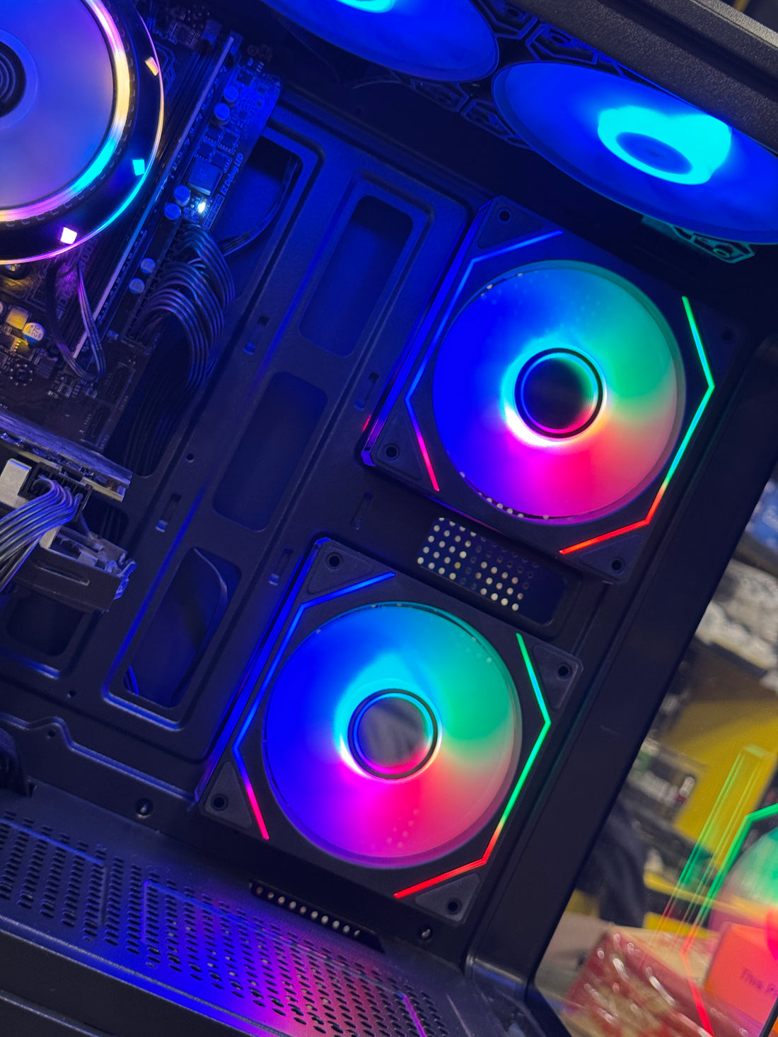 Ryzen 5 3600 Gaming PC – RX 580 8GB 2048SP | 8GB DDR4 3200MHz | 500W PSU | AMS Wracker RGB Case | Best Budget 98K Gaming PC in Pakistan – Daddu Charger Gaming Store